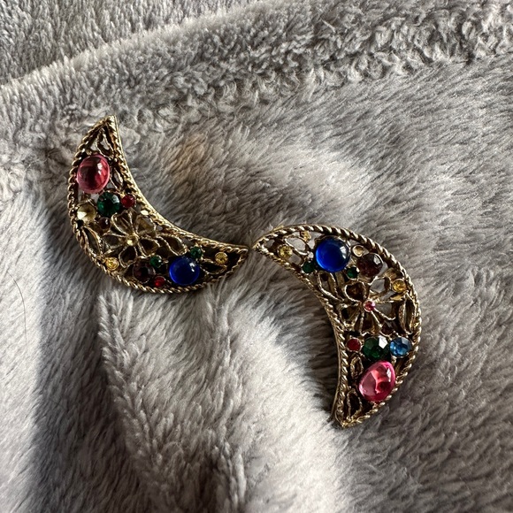 Vintage half moon clip on earrings - Picture 4 of 4